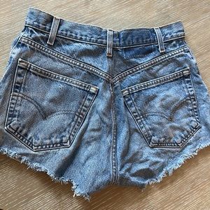 Levi’s cutoff shorts vintage
